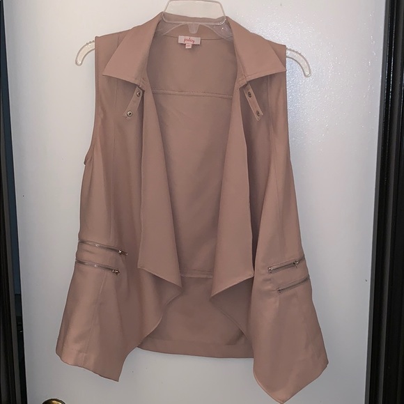 Pixley Jackets & Blazers - Pixley Dani Cream Vest In Size Large